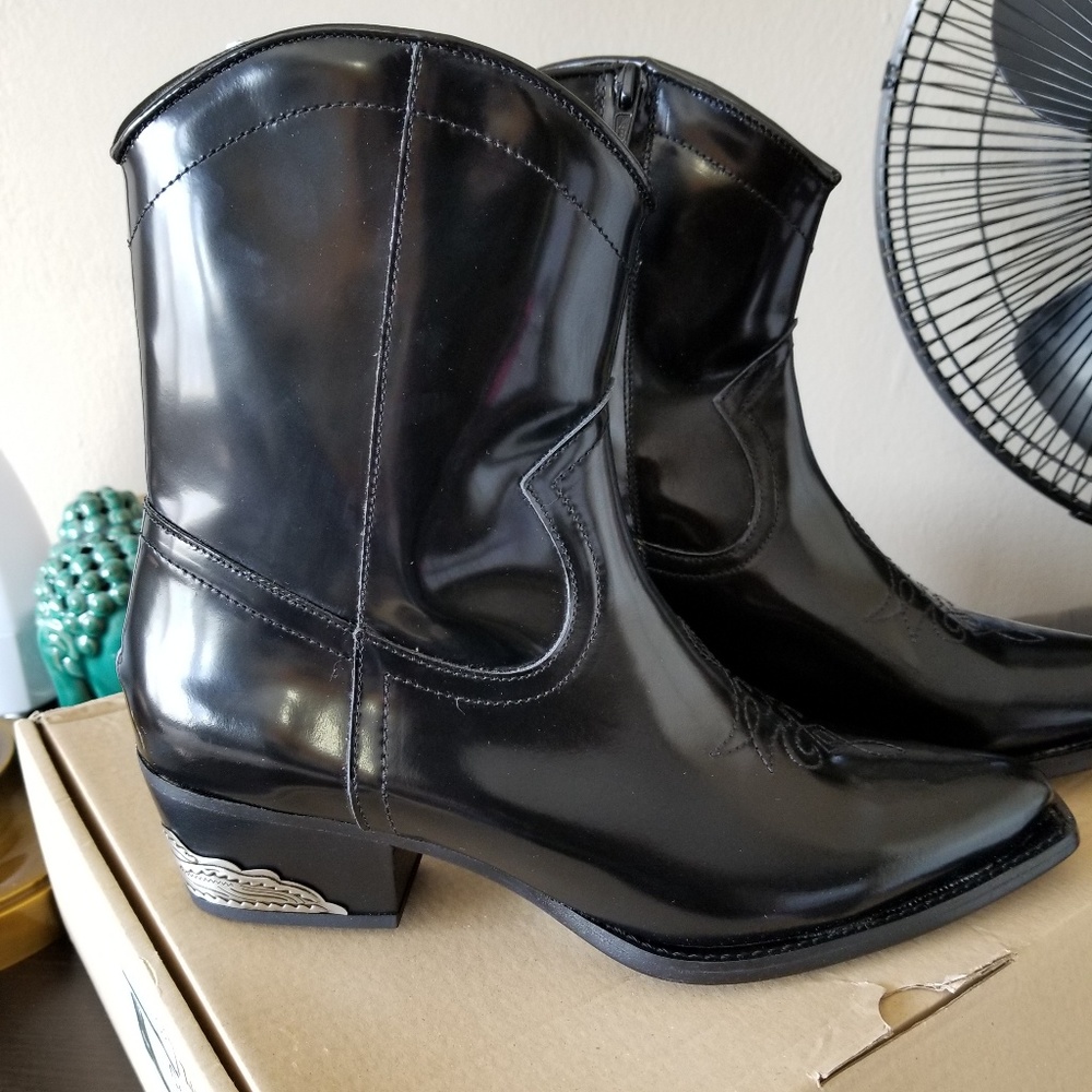 Zara boot NWT